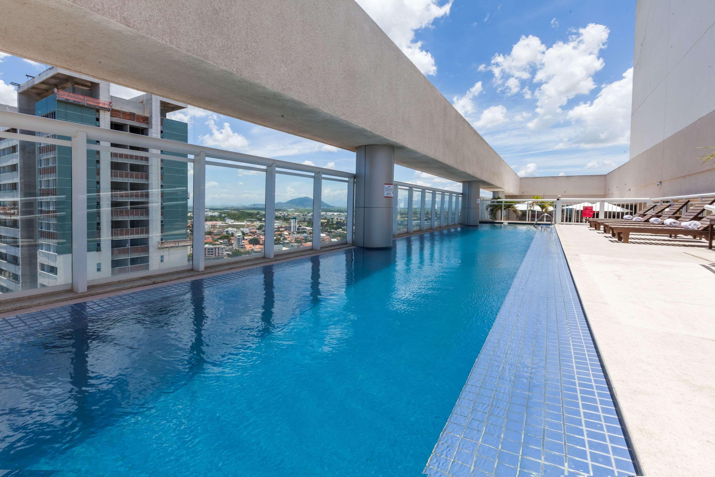 Ramada Hotel & Suites Campos Pelinca Кампус-дус-Гойтаказіс Екстер'єр фото