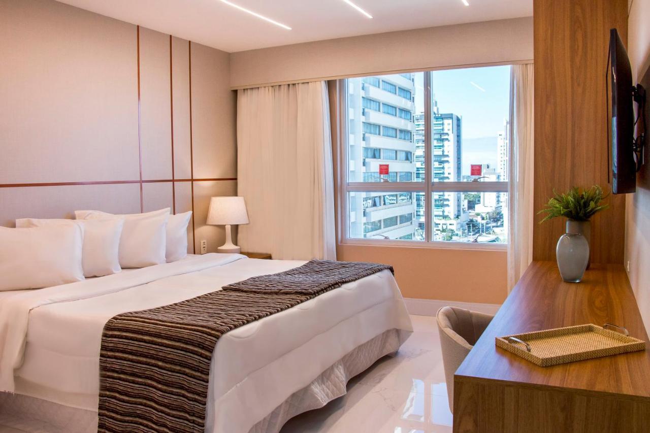 Ramada Hotel & Suites Campos Pelinca Кампус-дус-Гойтаказіс Екстер'єр фото