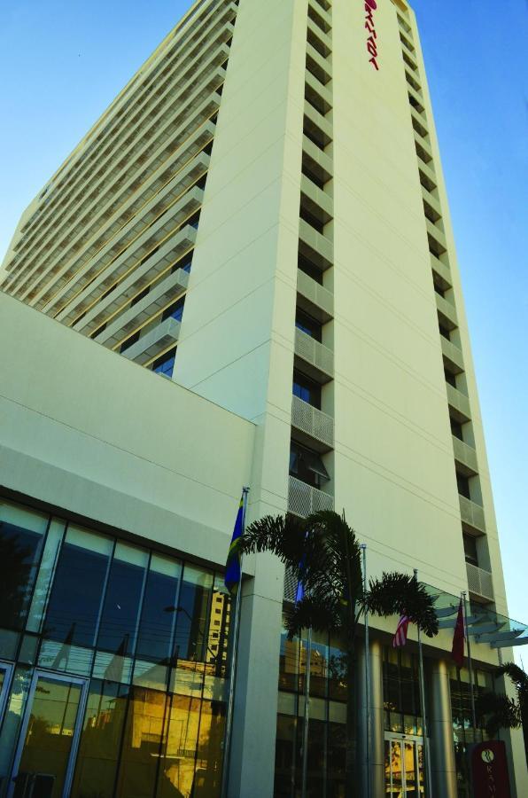 Ramada Hotel & Suites Campos Pelinca Кампус-дус-Гойтаказіс Екстер'єр фото